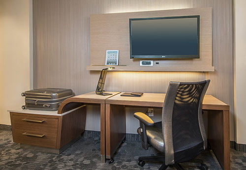 Hotel Courtyard By Marriott Hills